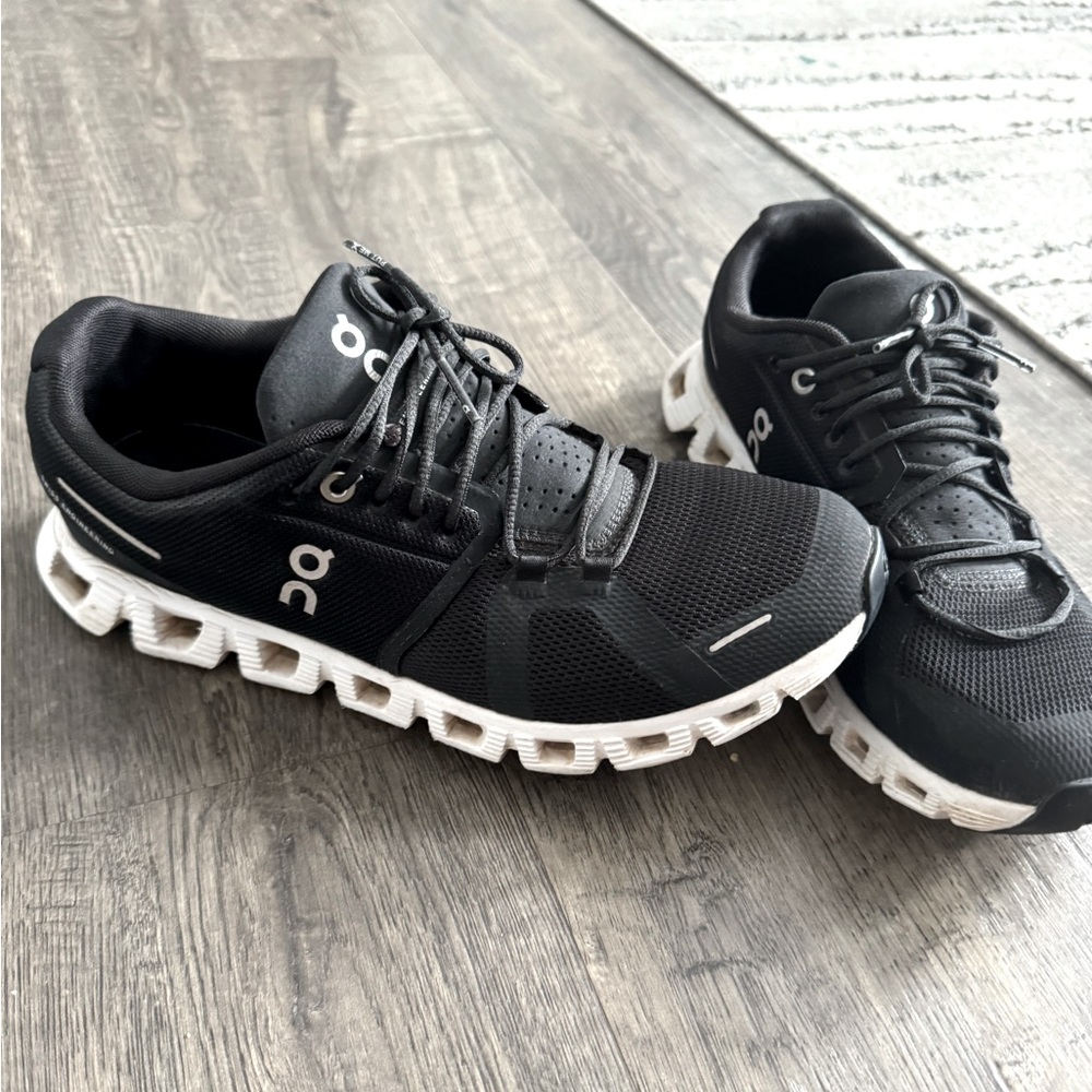 On Cloud Running shoes